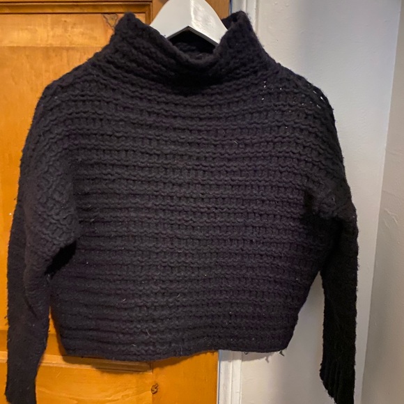 Urban Outfitters Sweaters - URBAN OUTFITTERS BLACK TURTLENECK